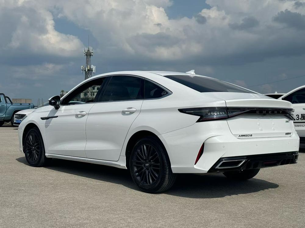Chery Arrizo 8