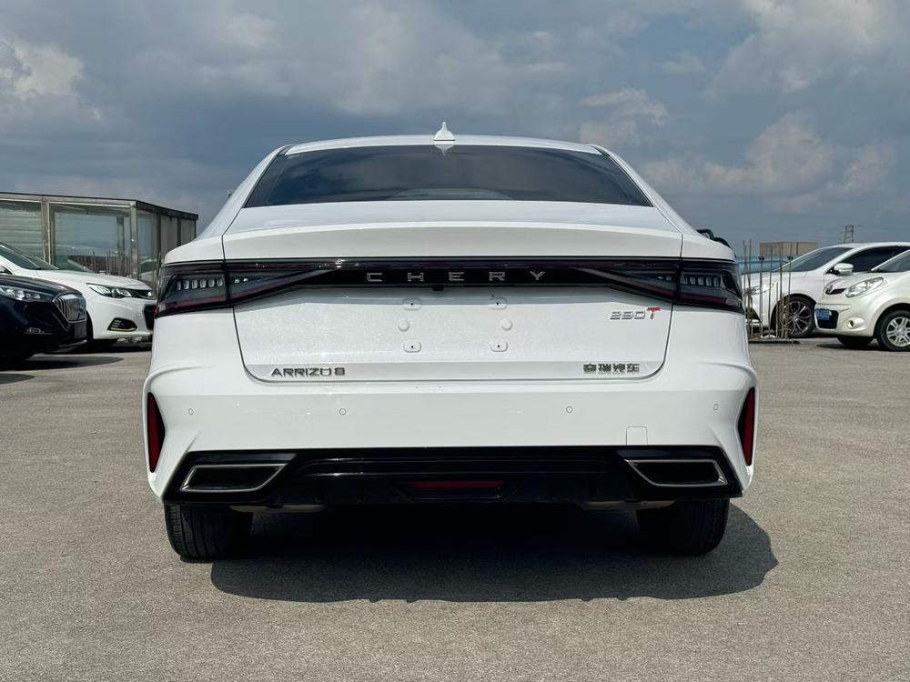 Chery Arrizo 8