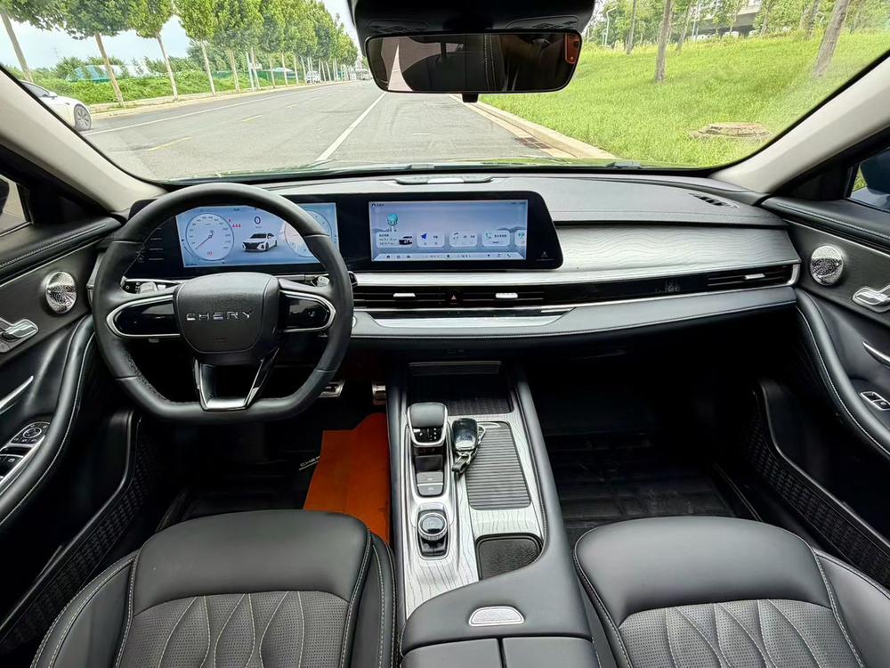 Chery Arrizo 8
