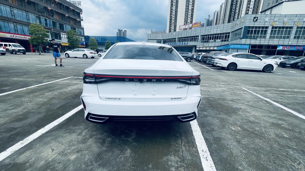 Chery Arrizo 8