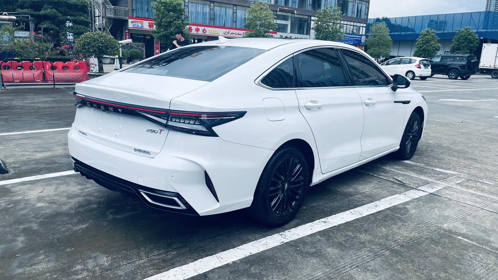 Chery Arrizo 8