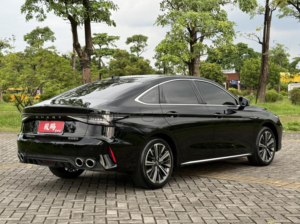 Chery Arrizo 8