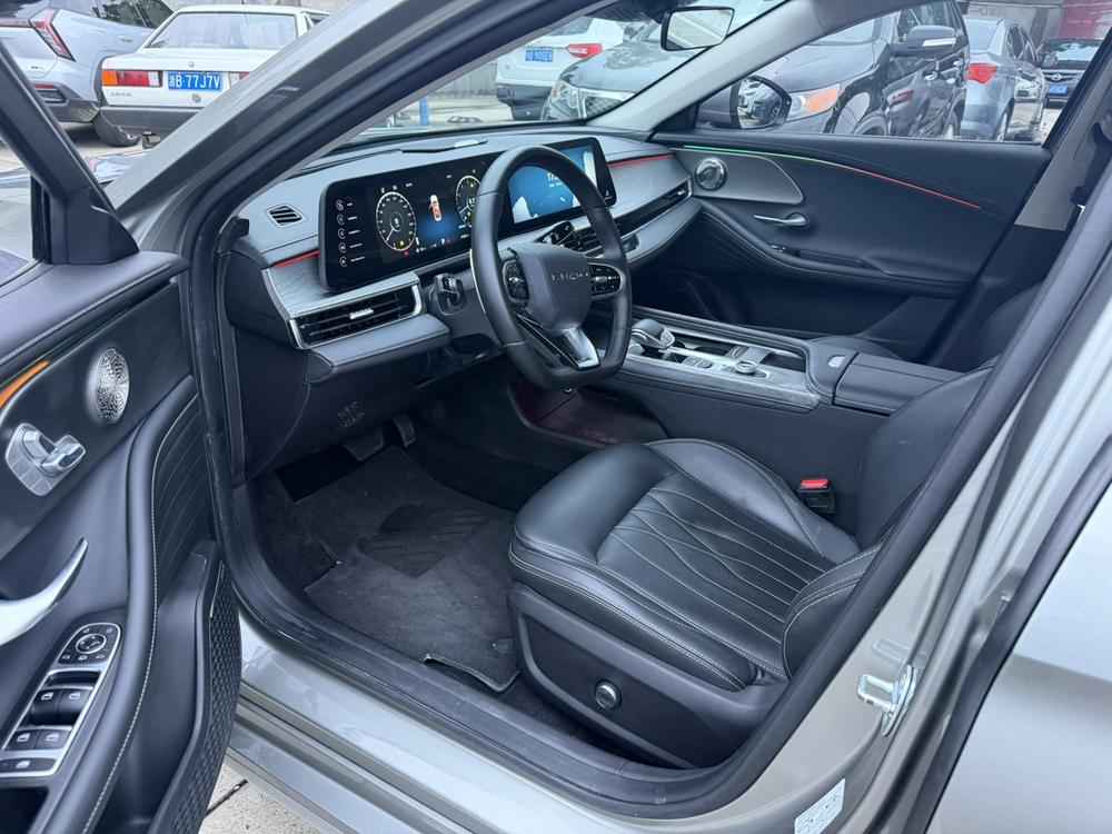 Chery Arrizo 8