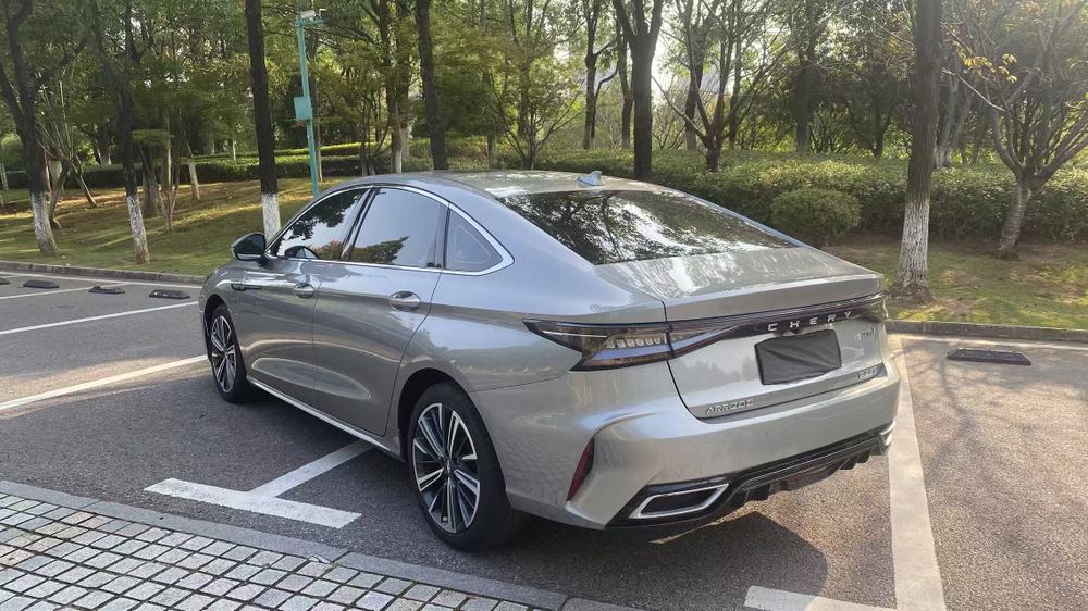 Chery Arrizo 8
