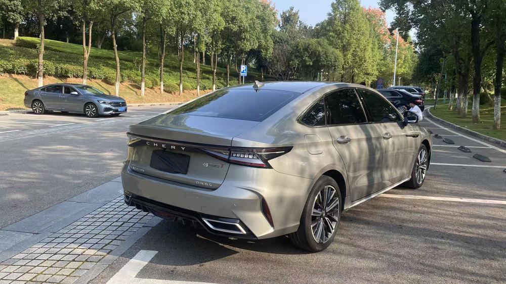 Chery Arrizo 8