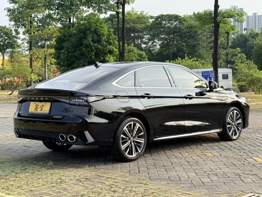 Chery Arrizo 8