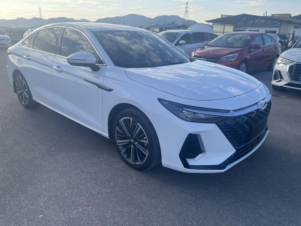 Chery Arrizo 8