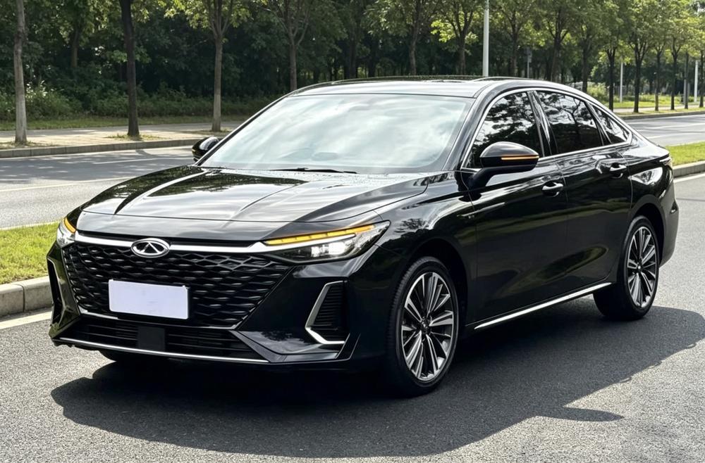 Chery Arrizo 8