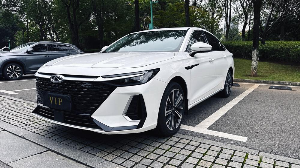 Chery Arrizo 8
