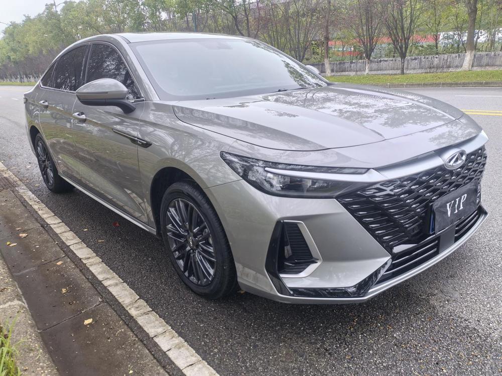 Chery Arrizo 8