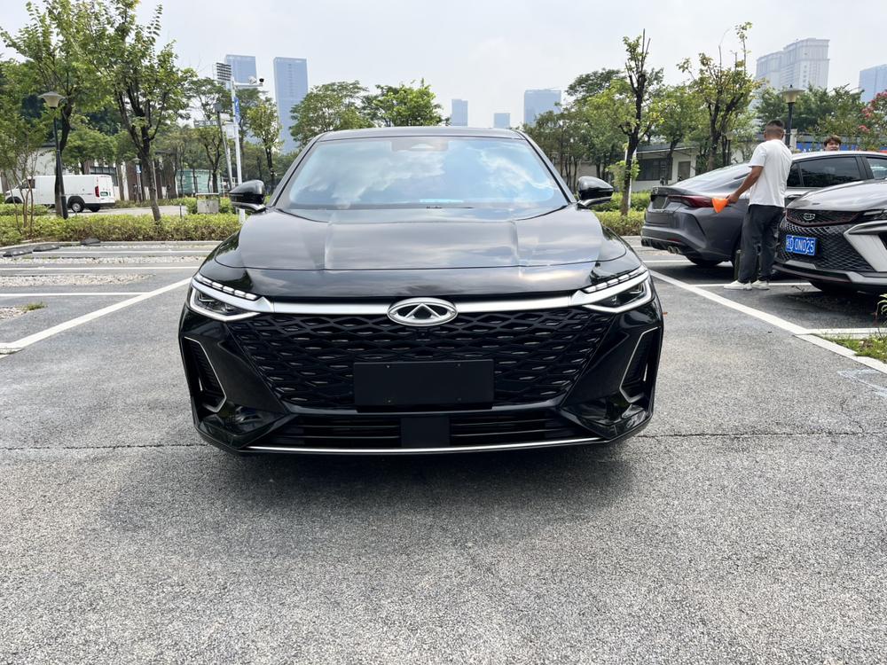 Chery Arrizo 8