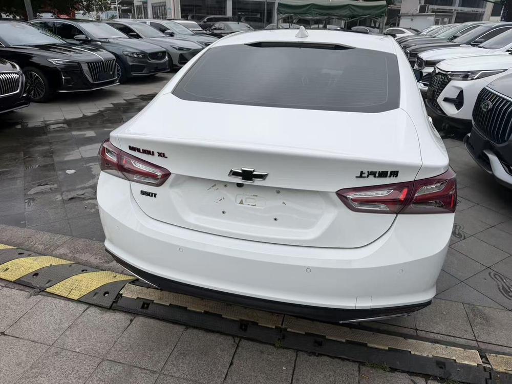 Chevrolet Malibu XL