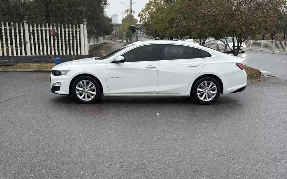 Chevrolet Malibu XL