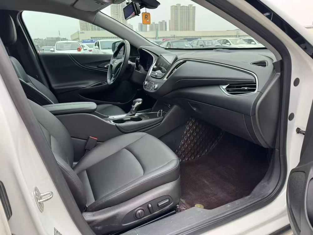 Chevrolet Malibu XL