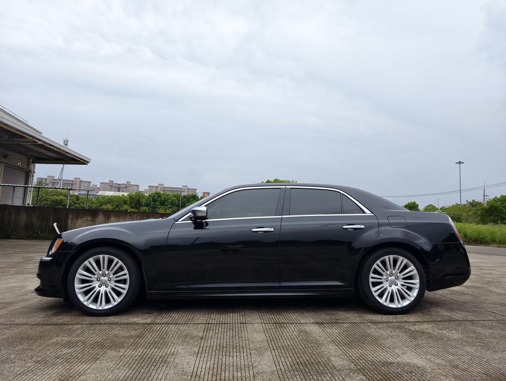 Chrysler Chrysler 300C (Import)