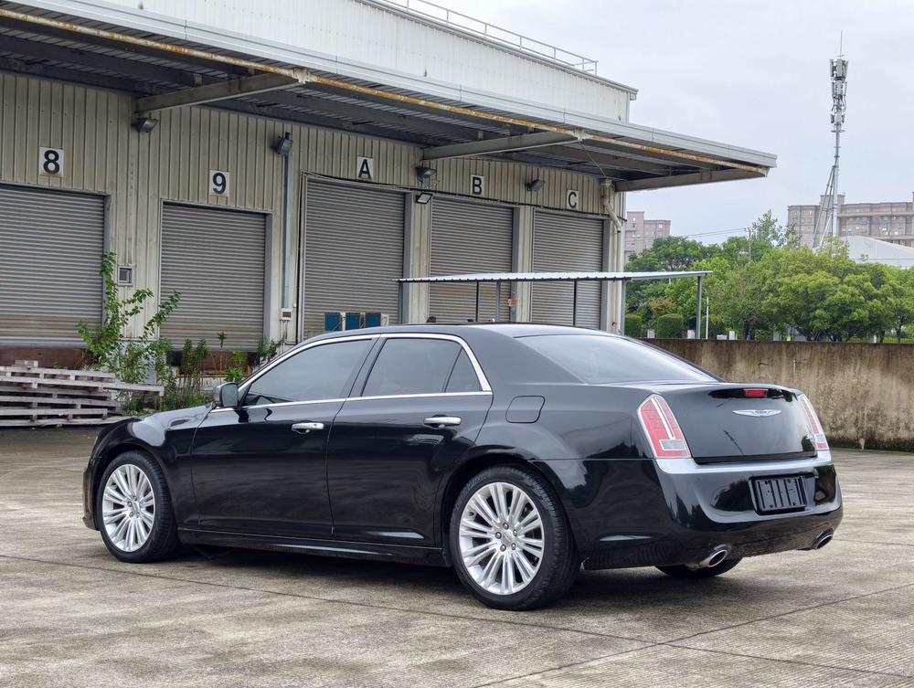Chrysler Chrysler 300C (Import)