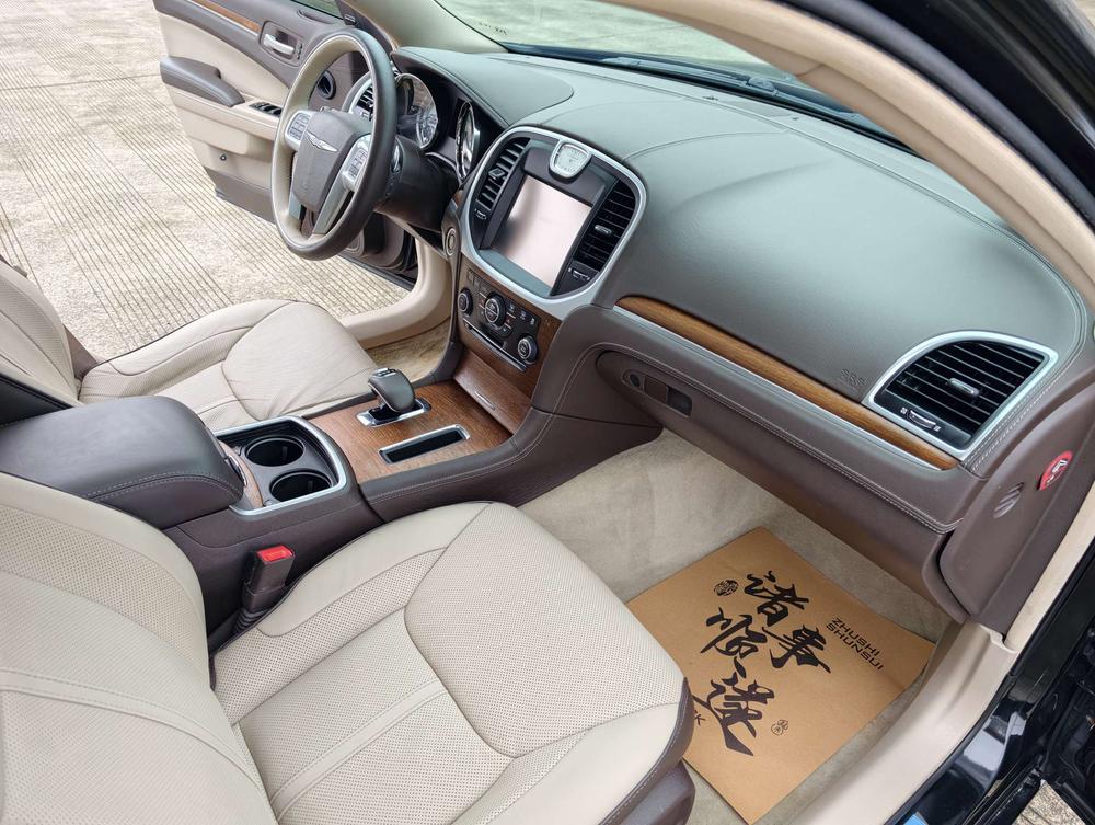 Chrysler Chrysler 300C (Import)