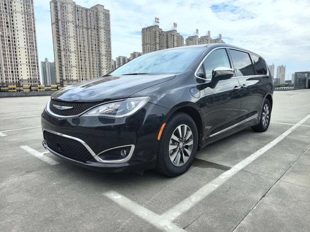 Chrysler Grand Voyager PHEV (Import)