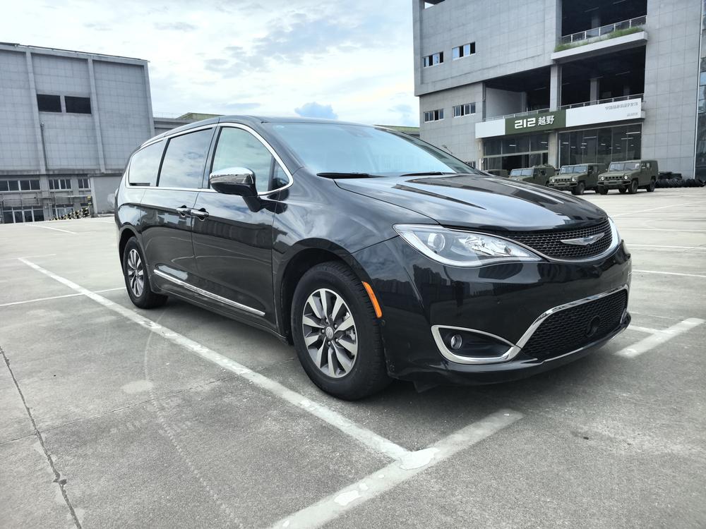 Chrysler Grand Voyager PHEV (Import)