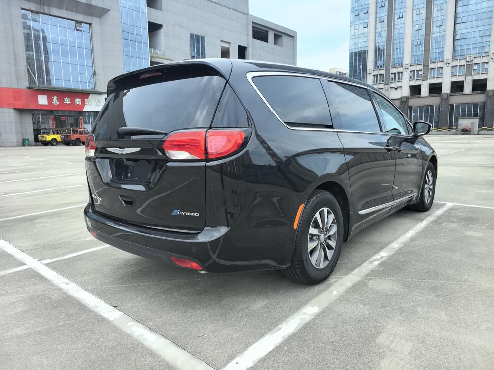 Chrysler Grand Voyager PHEV (Import)