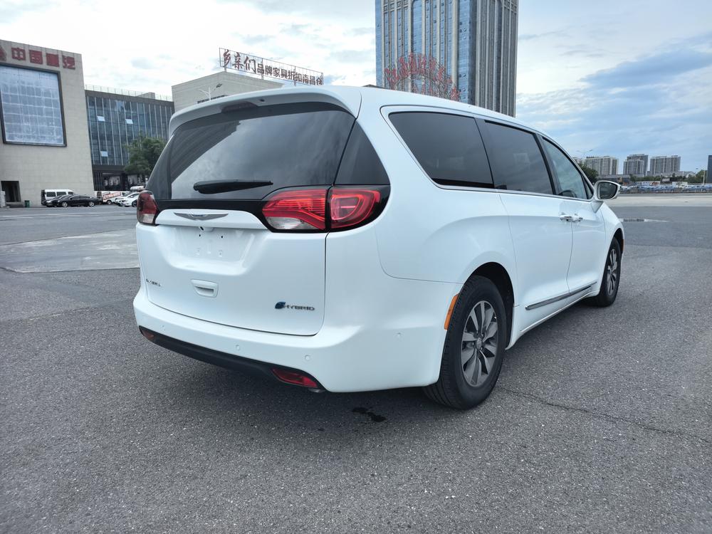 Chrysler Grand Voyager PHEV (Import)