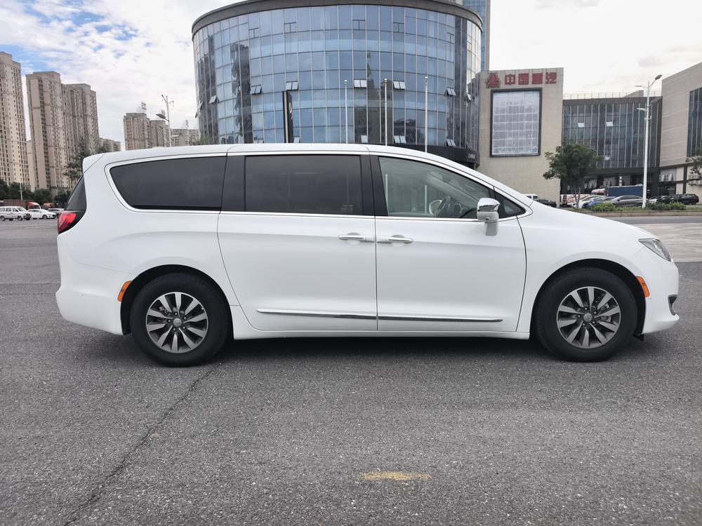 Chrysler Grand Voyager PHEV (Import)