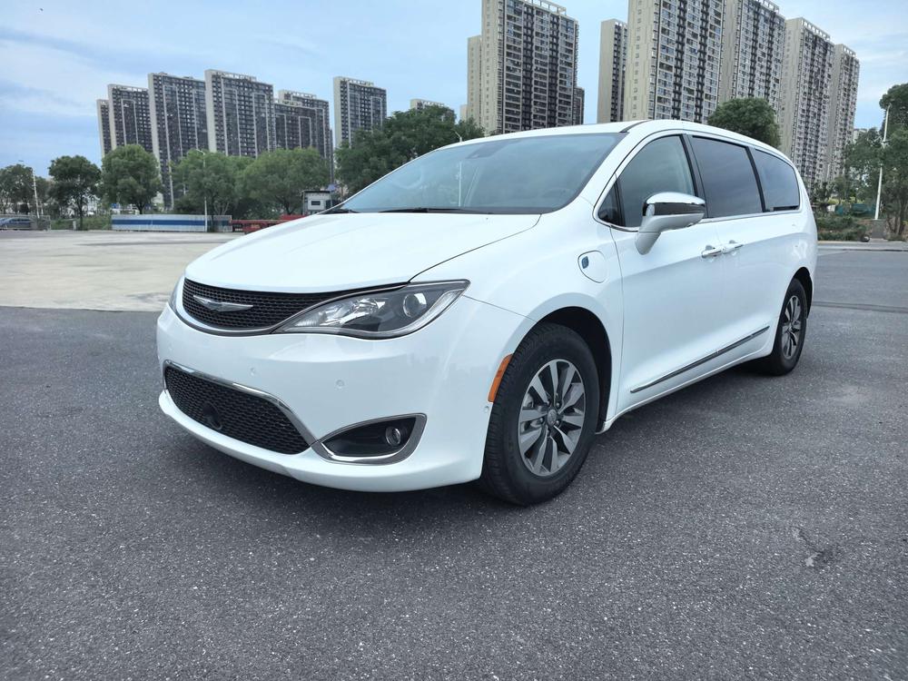 Chrysler Grand Voyager PHEV (Import)