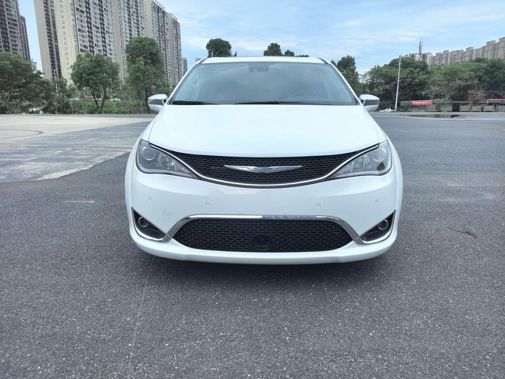 Chrysler Grand Voyager PHEV (Import)