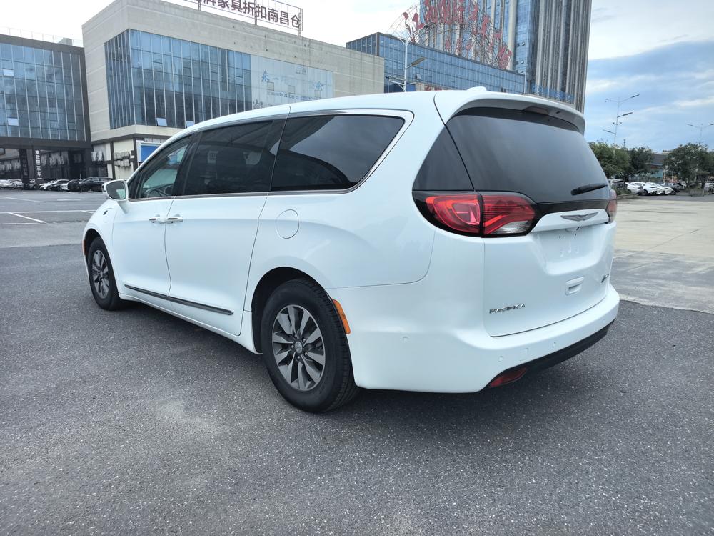 Chrysler Grand Voyager PHEV (Import)