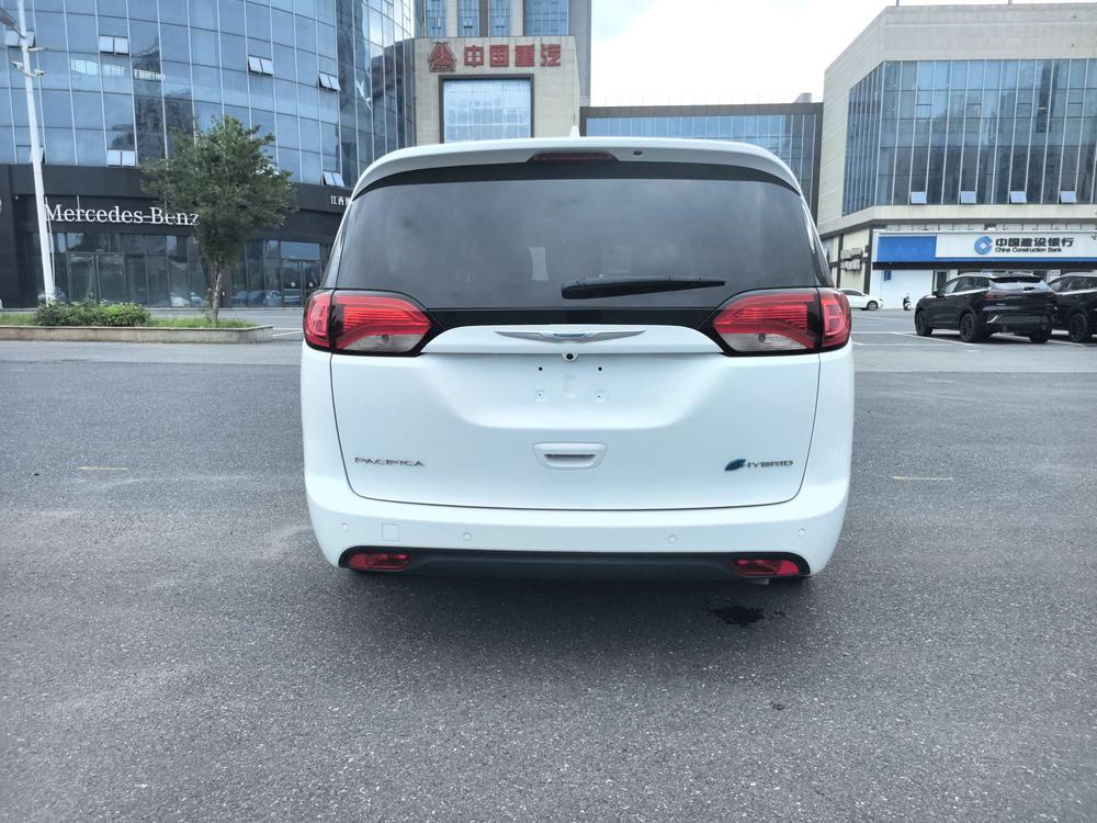 Chrysler Grand Voyager PHEV (Import)