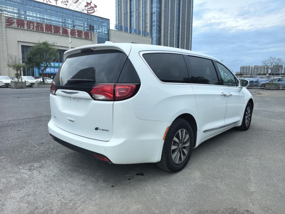 Chrysler Grand Voyager PHEV (Import)