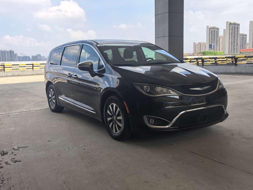 Chrysler Grand Voyager PHEV (Import)