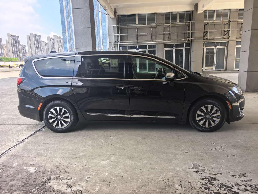 Chrysler Grand Voyager PHEV (Import)