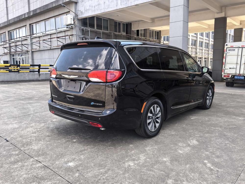 Chrysler Grand Voyager PHEV (Import)