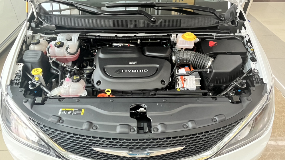 Chrysler Grand Voyager PHEV (Import)