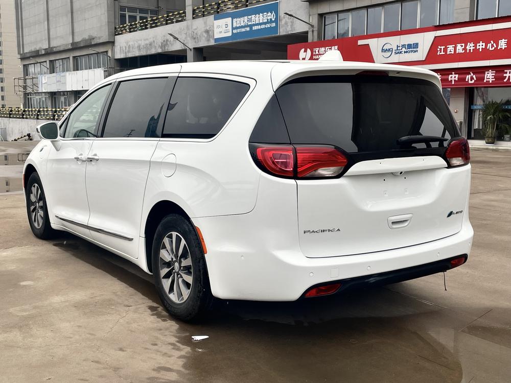 Chrysler Grand Voyager PHEV (Import)