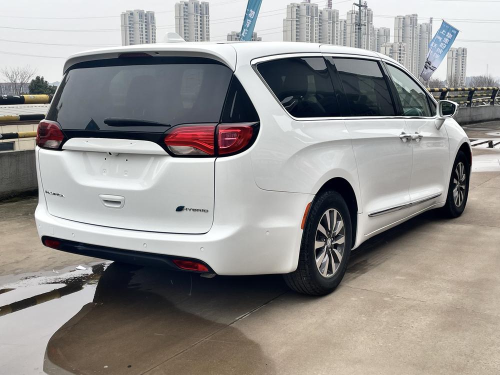 Chrysler Grand Voyager PHEV (Import)
