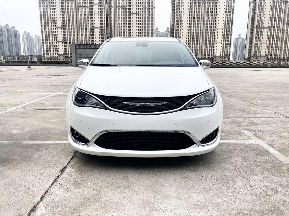 Chrysler Grand Voyager PHEV (Import)