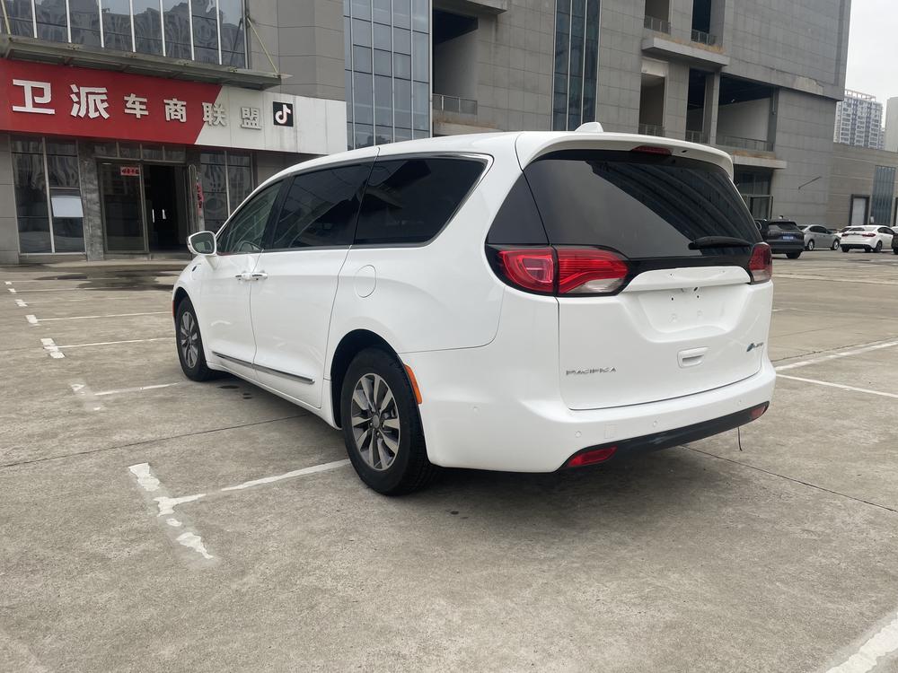 Chrysler Grand Voyager PHEV (Import)