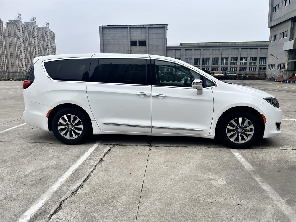 Chrysler Grand Voyager PHEV (Import)