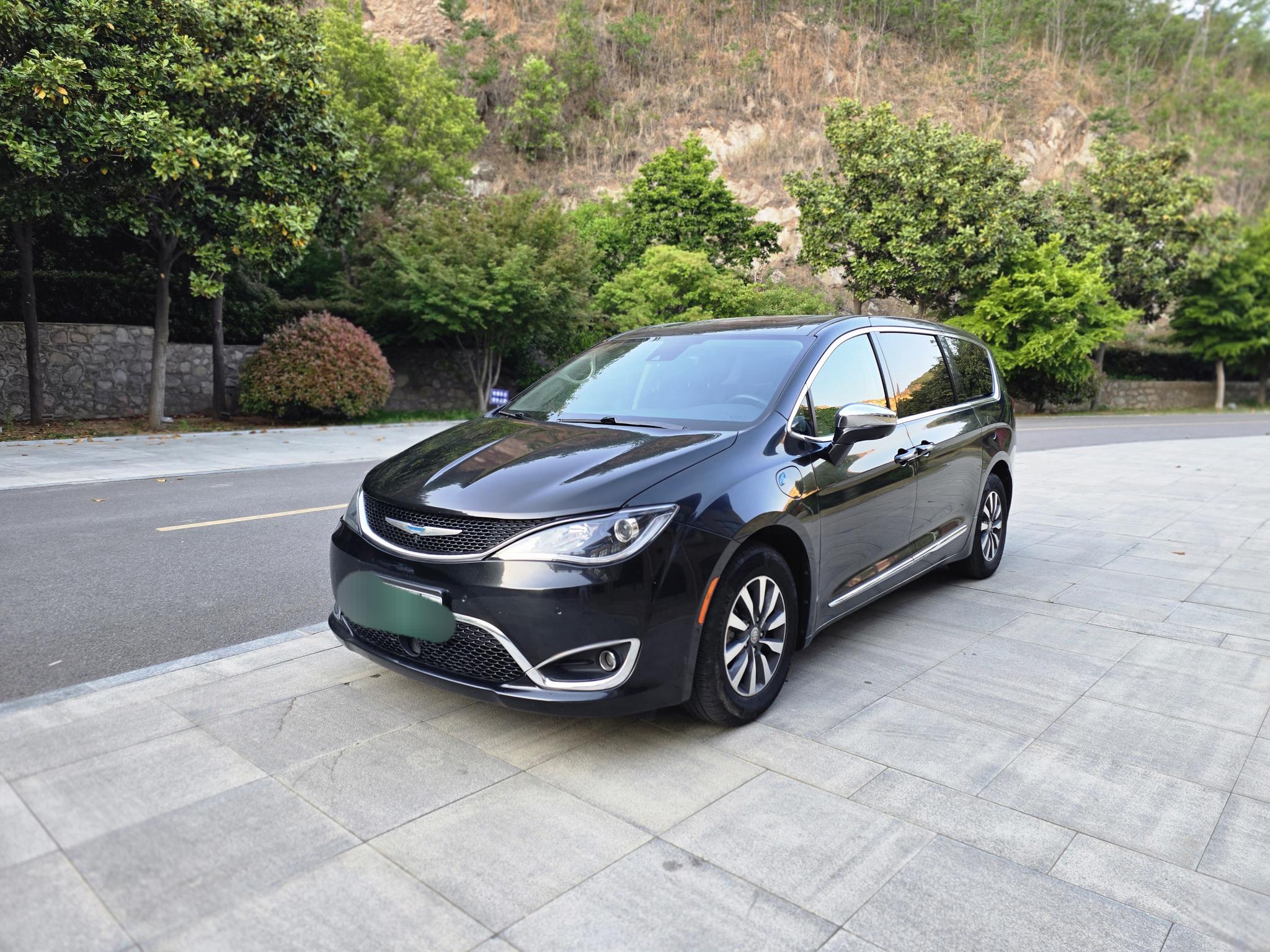 Chrysler Grand Voyager PHEV (Import)