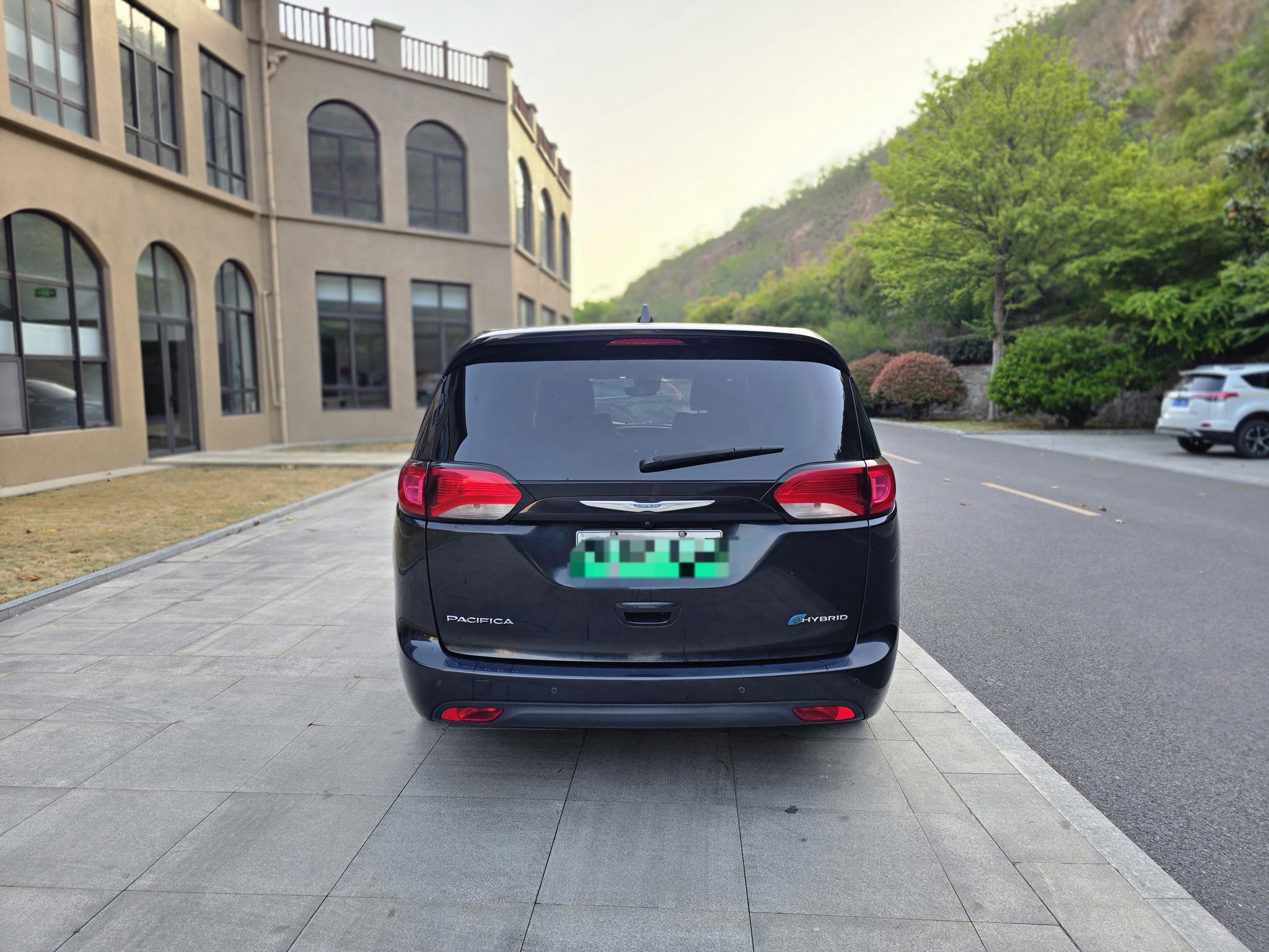 Chrysler Grand Voyager PHEV (Import)