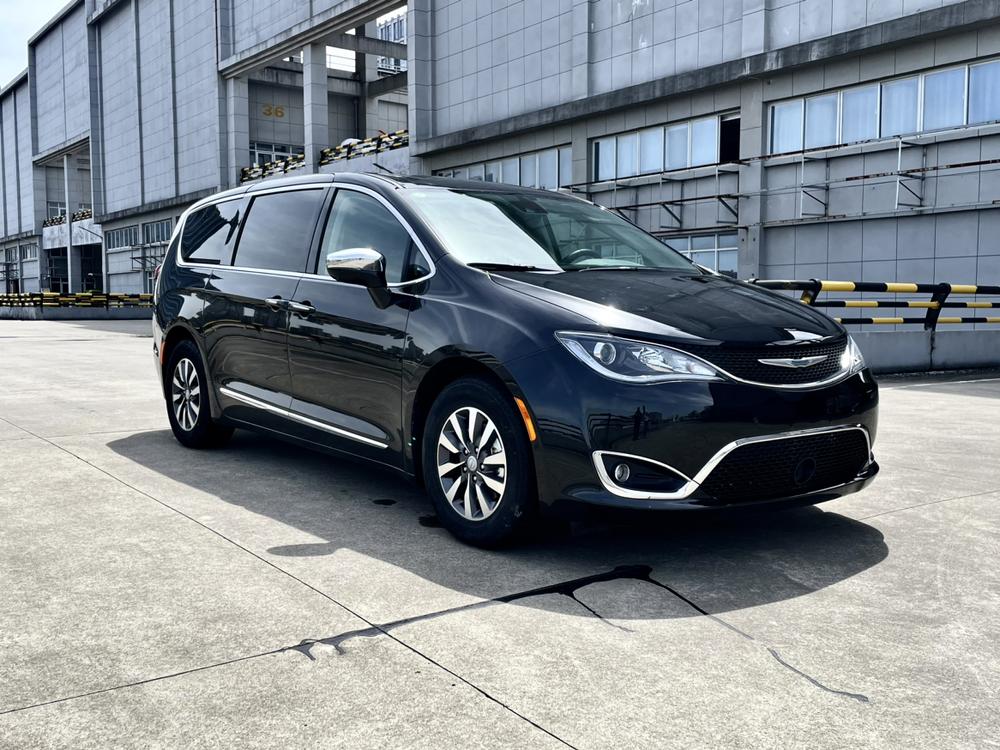 Chrysler Grand Voyager PHEV (Import)