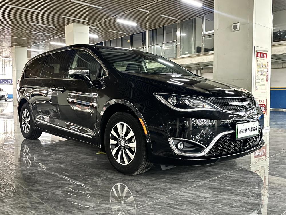 Chrysler Grand Voyager PHEV (Import)