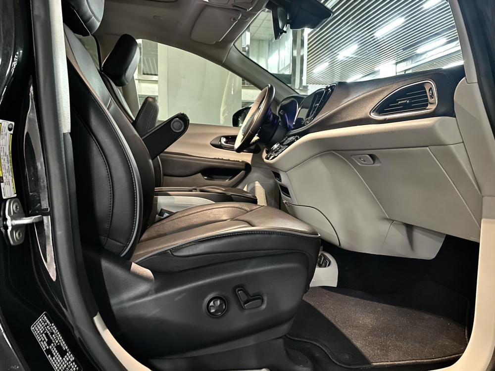 Chrysler Grand Voyager PHEV (Import)