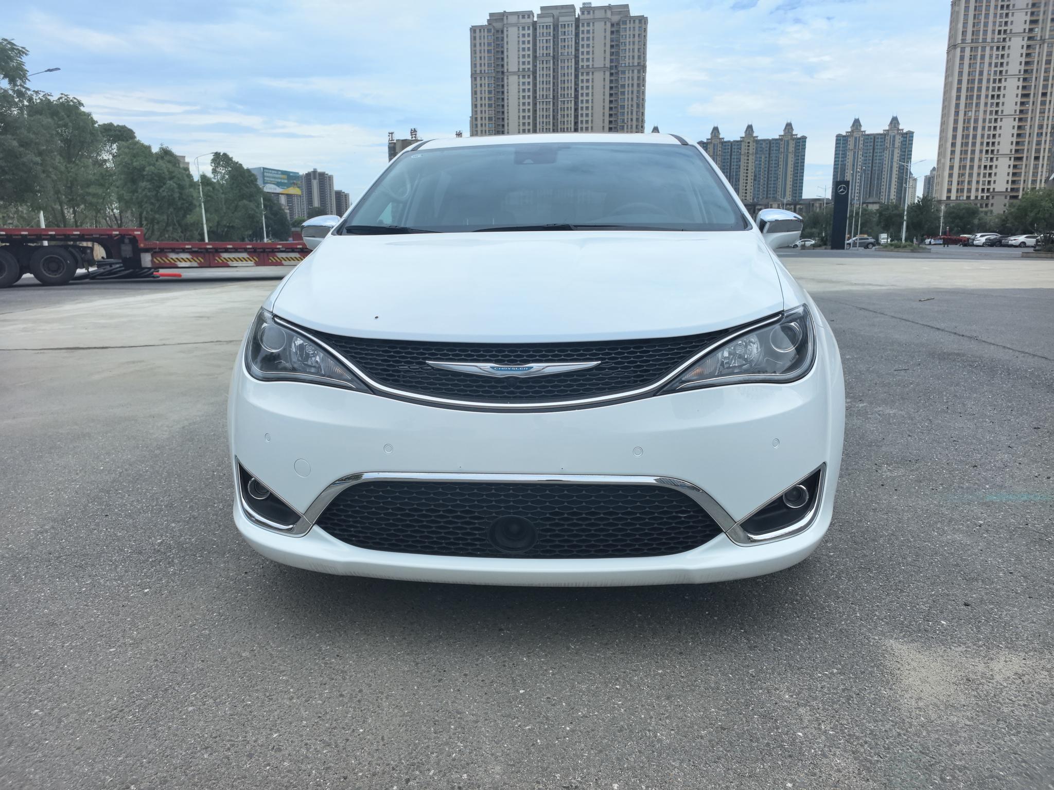 Chrysler Grand Voyager PHEV (Import)