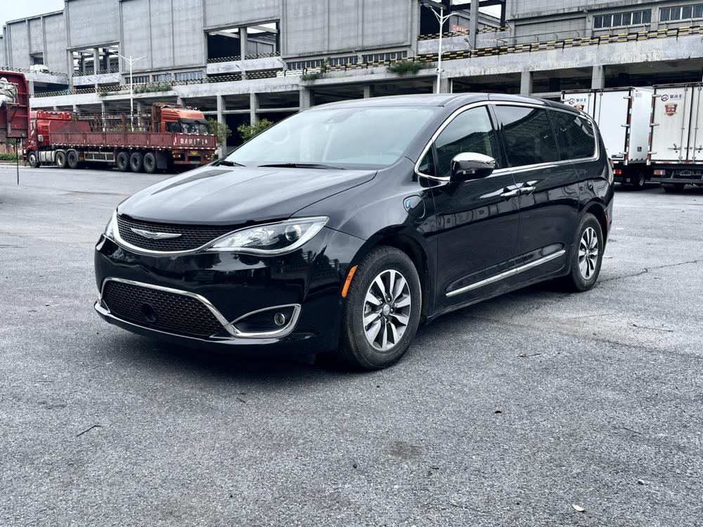 Chrysler Grand Voyager PHEV (Import)