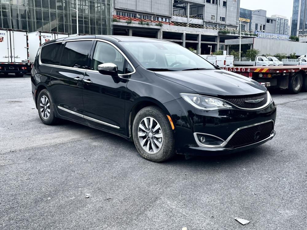 Chrysler Grand Voyager PHEV (Import)