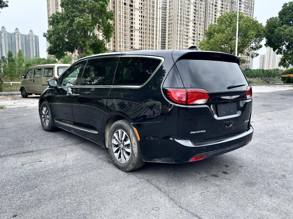 Chrysler Grand Voyager PHEV (Import)