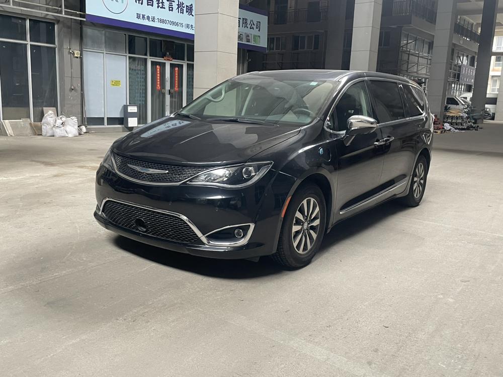 Chrysler Grand Voyager PHEV (Import)